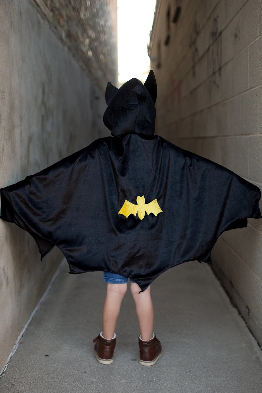 hooded bat cape - zwart (5-6 jr)