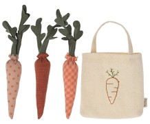 maileg carrots in shopping bag