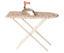 maileg iron & ironing board