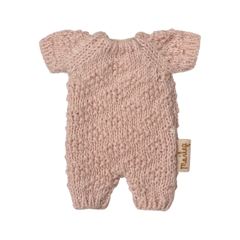 maileg knitted suit, micro - rose | Kinderfeestwinkel | Speelgoedwinkel | Feestwinkel | Kinderwinkel | Amsterdam