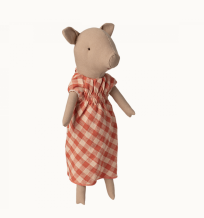 maileg pig, dress