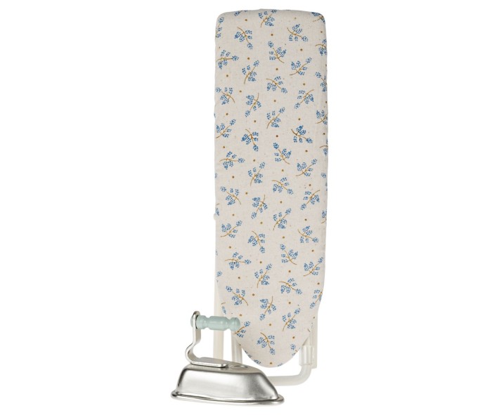 maileg iron and ironing board