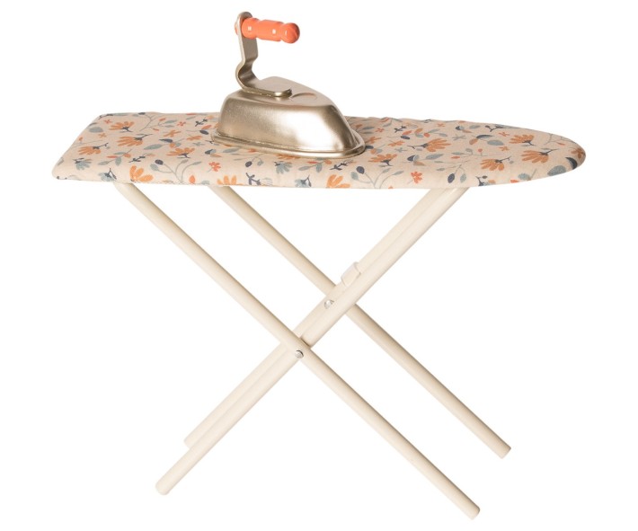 maileg iron & ironing board