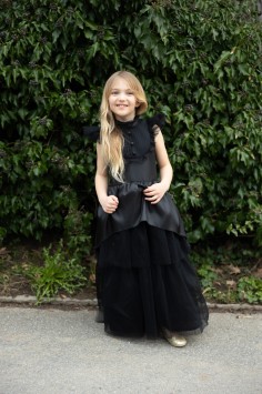 gothic mischief witch dress (7-8 jr)
