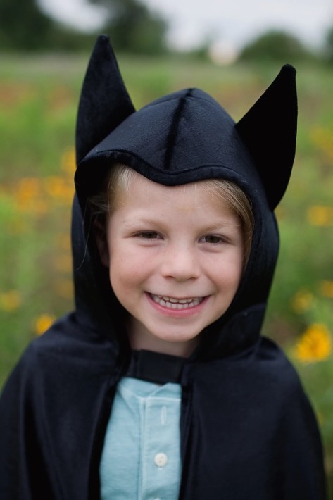 hooded bat cape - zwart (5-6 jr)