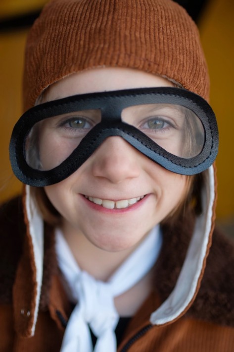 amelia the pioneer pilot, jacket, hat, goggles & scarf