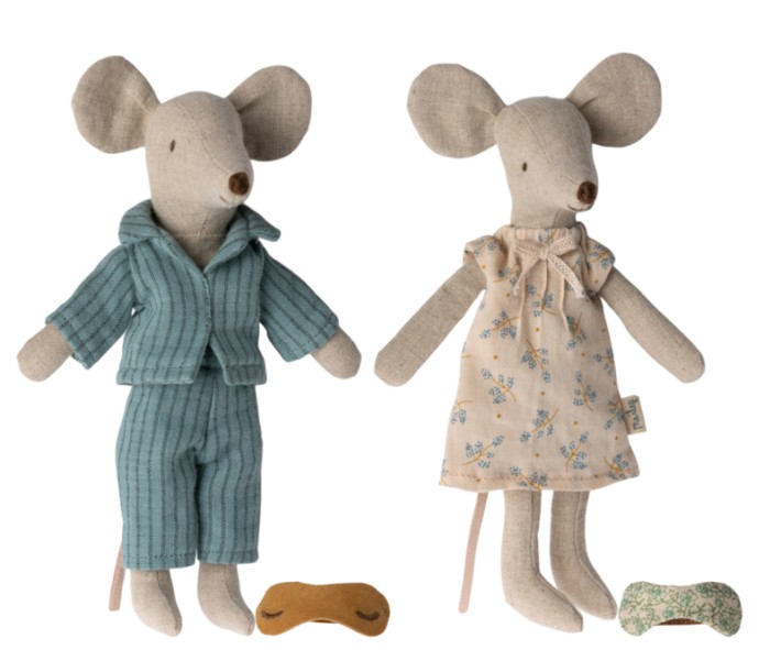 maileg mum and dad mice in cigarbox