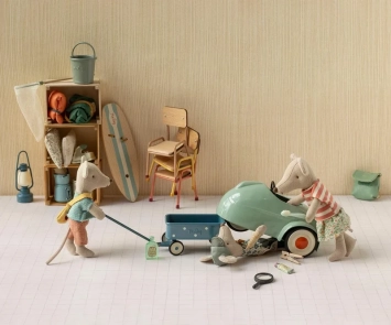 maileg car, mouse - light mint