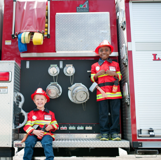 fireman with accessories in garment bag (3-4 yrs)