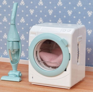 sylvanian families washing machine & vacuum cleaner